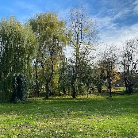 Romanticka Chalupka Na Polosamote *