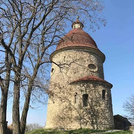 Romantická Chalúpka Na Polosamote Сasa de vacaciones
