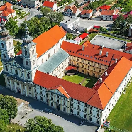 Romantická Chalúpka Na Polosamote Plavecky Peter