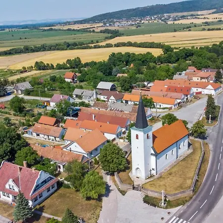 Romantická Chalúpka Na Polosamote
