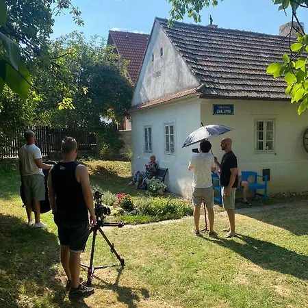 Romantická Chalúpka Na Polosamote Сasa de vacaciones
