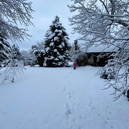 Casa de Férias Romantická Chalúpka Na Polosamote
