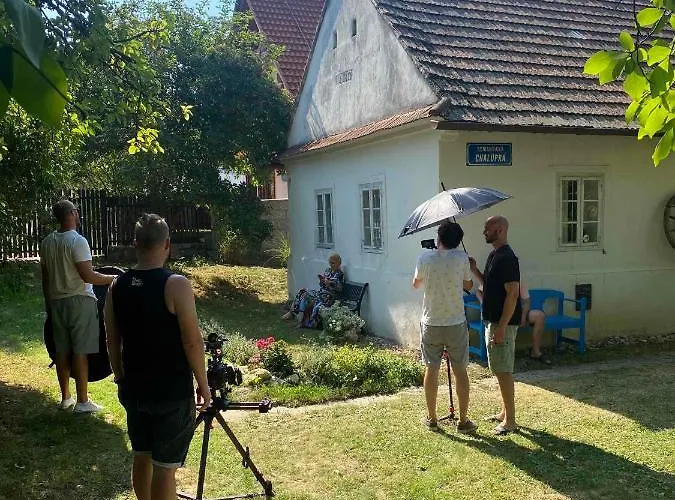 Romanticka Chalupka Na Polosamote Ferienhaus