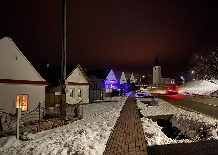 Romanticka Chalupka Na Polosamote Ferienhaus Plavecky Peter